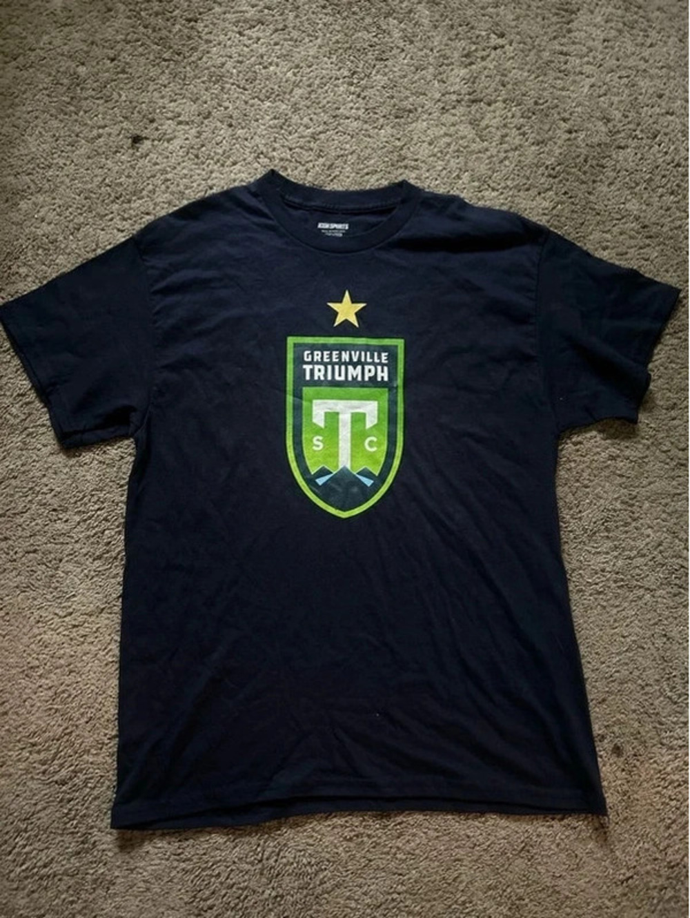 GreenVille Triumph Shirt. Medium.. NWT!